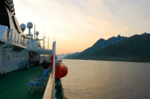 Carbon neutral cruise ship in Norway, an innovation in conservation tourism 